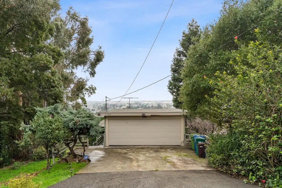 7565 Hillmont Drive, Oakland, CA 94605 - #2