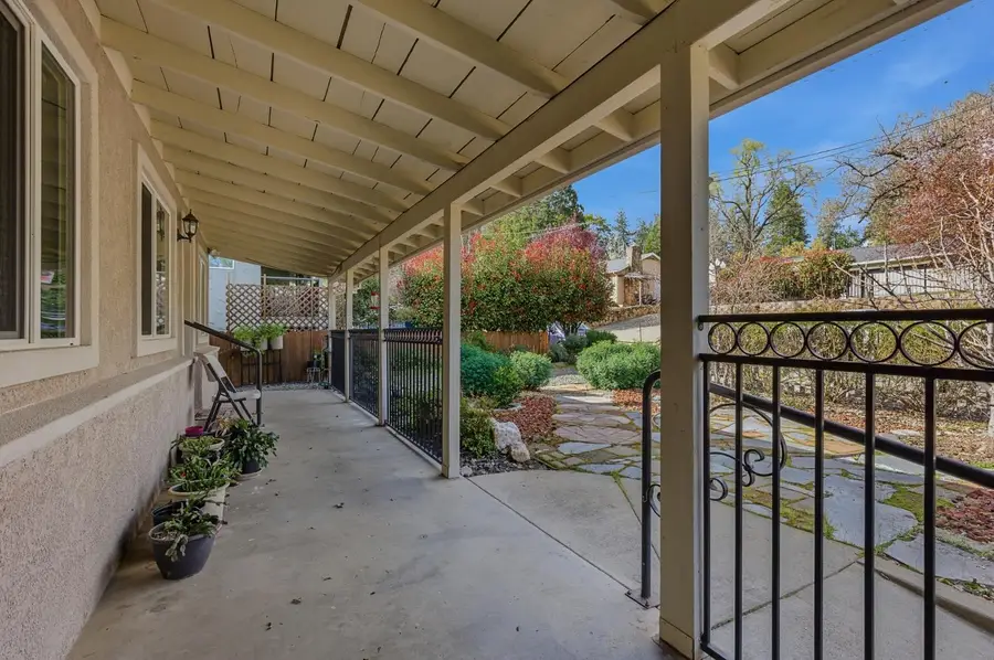 946 Bartlett Avenue, Placerville, CA 95667 - #3