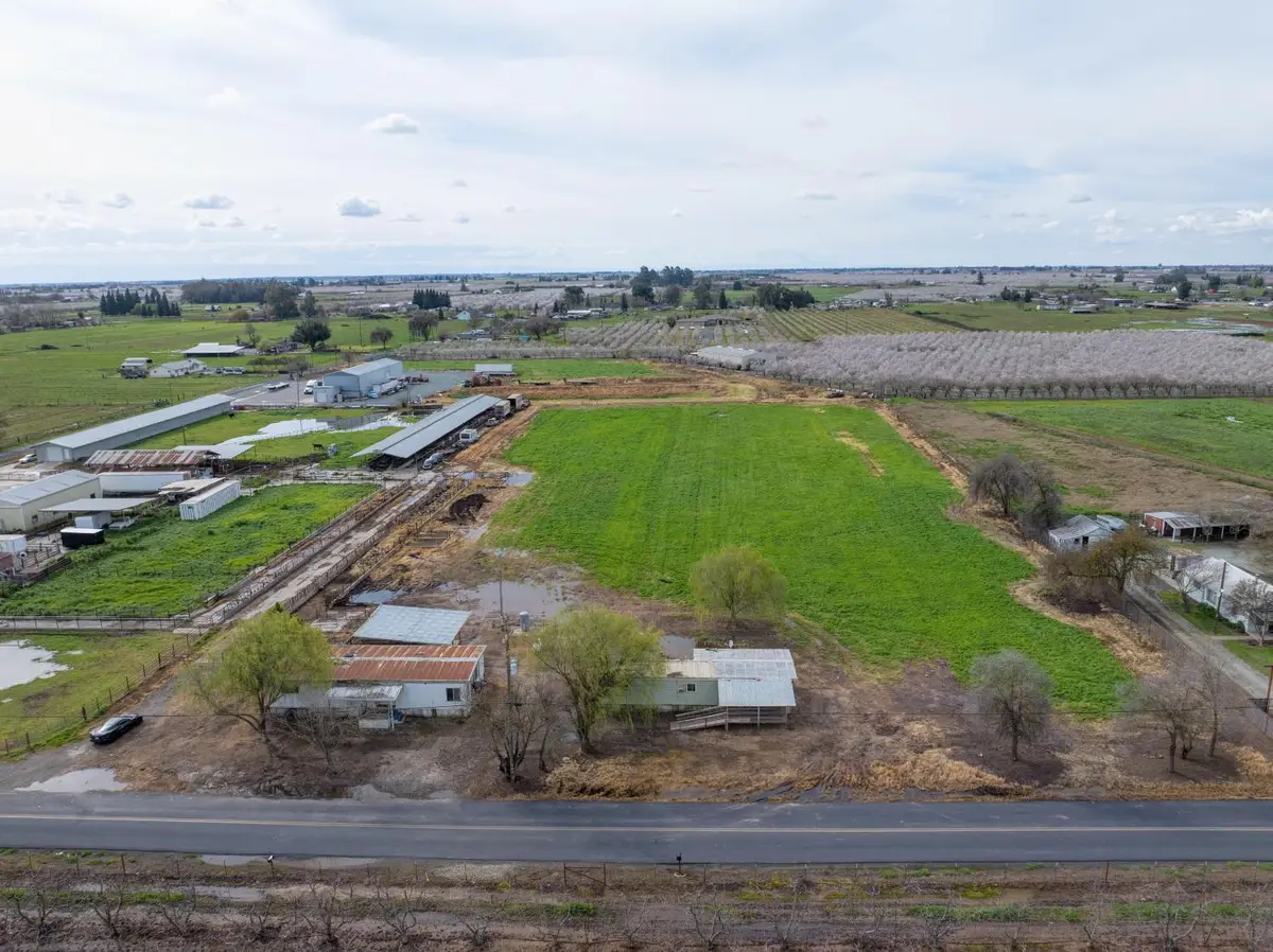 10053 Sawyer Ave, Oakdale, CA 95361 - #1