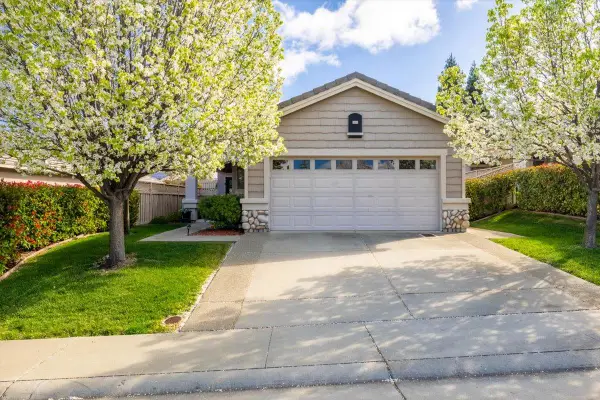 425 Hopkins Court, Lincoln, CA 95648