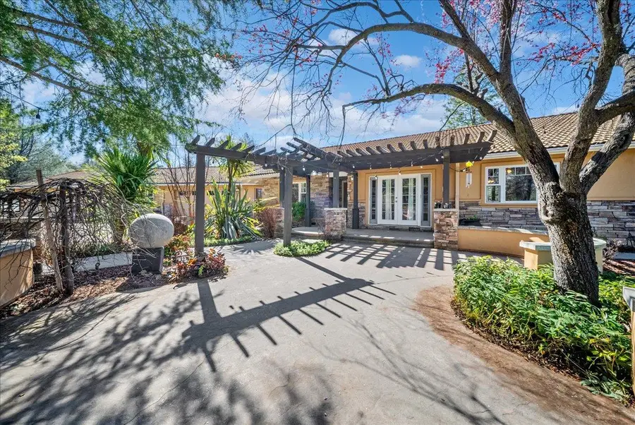 16035 Running Springs Road, Grass Valley, CA 95949 - #2