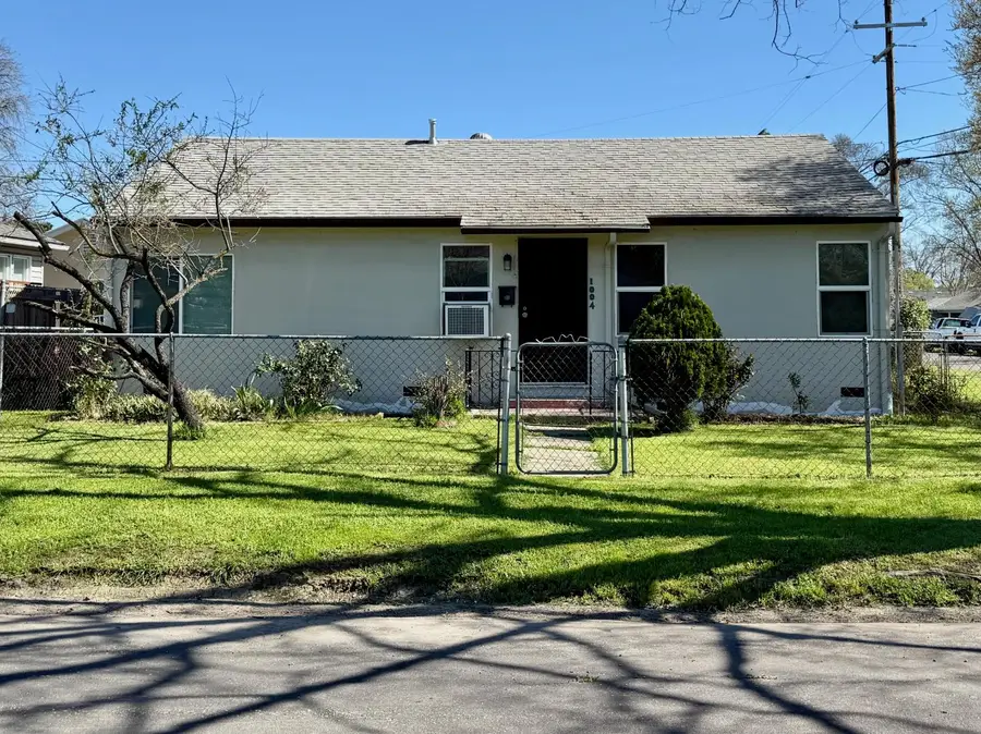 1004 Melbourne Avenue, Stockton, CA 95203 - #2