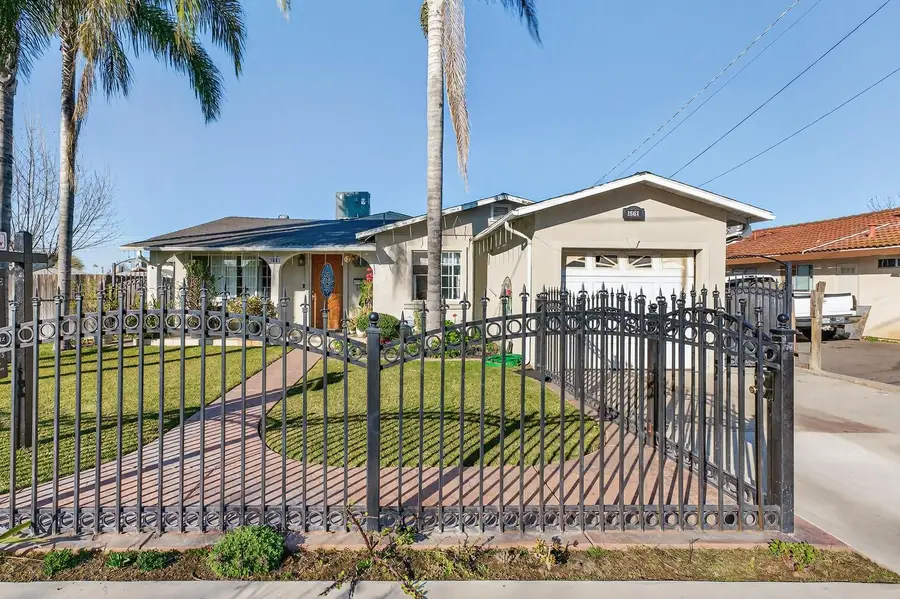 1661 Fir Avenue, Atwater, CA 95301 - #2