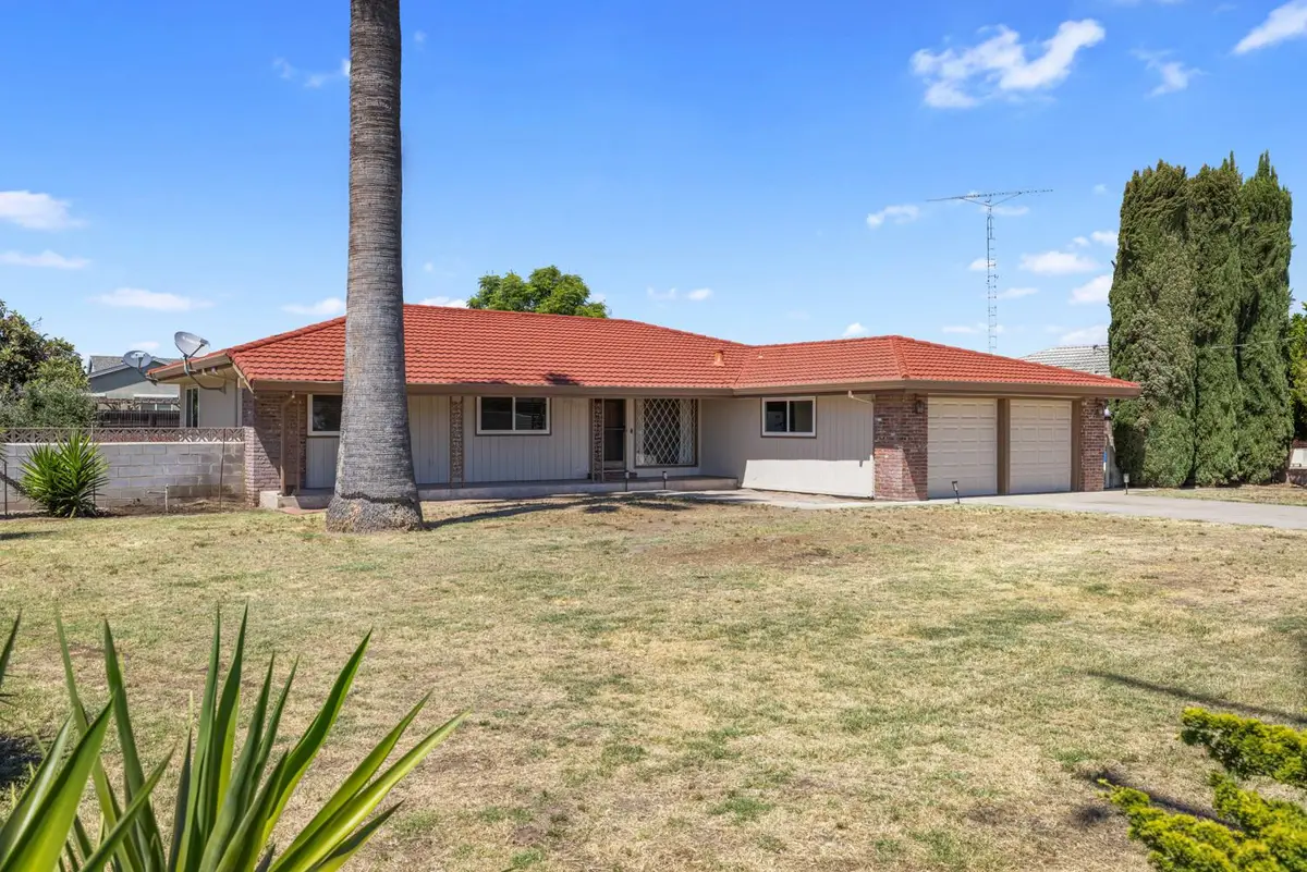 2021 W Louise Avenue, Manteca, CA 95337 - #1
