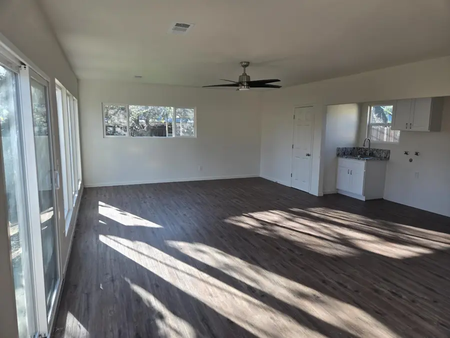 931 Delaware Avenue, Los Banos, CA 93635 - #3