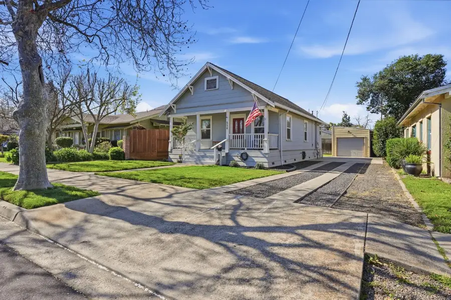 514 California Avenue, Oakdale, CA 95361 - #2
