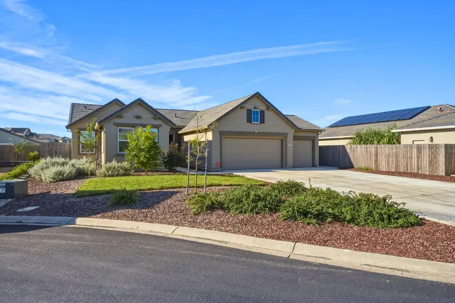 1820 Coastline Court, Plumas Lake, CA 95961 - #2
