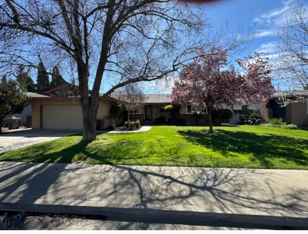 1043 E Adams Avenue, Los Banos, CA 93635