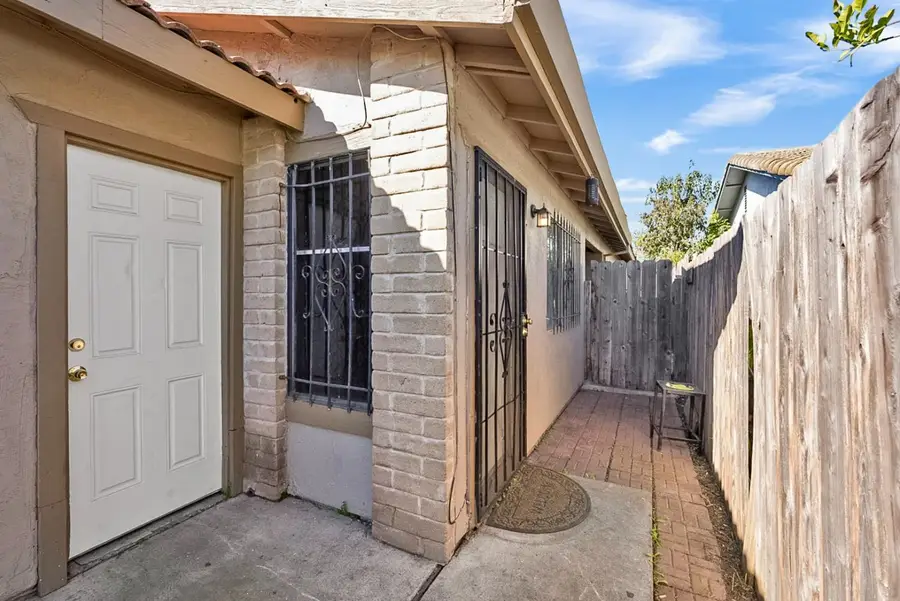 9419 Fox Creek Drive, Stockton, CA 95210 - #2