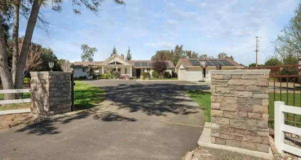 2539 E Woodson Road, Acampo, CA 95220