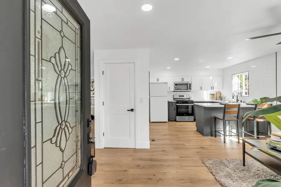 2657 2nd Avenue, Sacramento, CA 95818 - #3