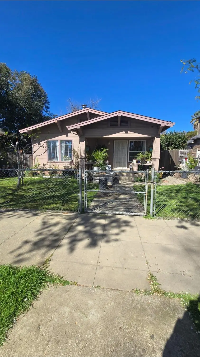 505 E Oak Street, Lodi, CA 95240 - #1