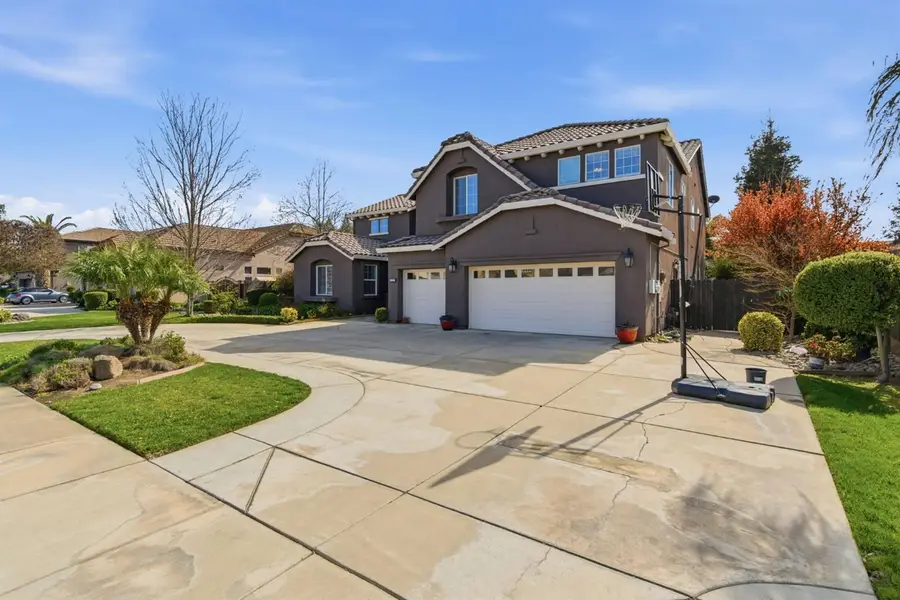 848 W Santos Avenue, Ripon, CA 95366 - #3