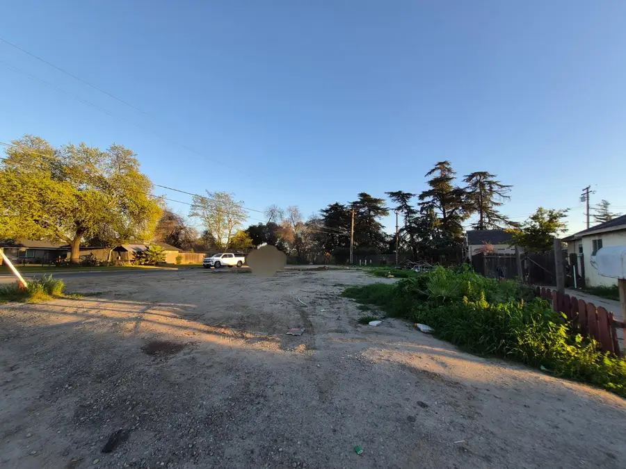 1102 Garden Avenue, Modesto, CA 95351 - #2