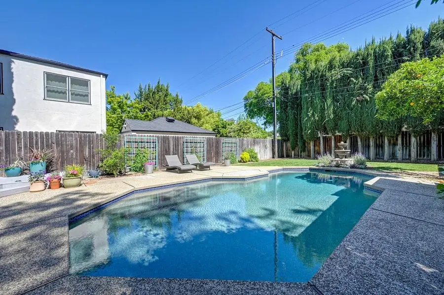 2945 27th Street, Sacramento, CA 95818 - #2