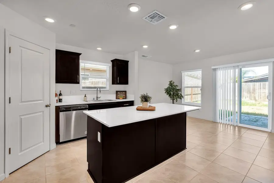 2272 Owens Court, Los Banos, CA 93635 - #3