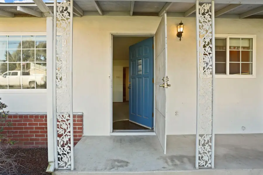 811 E C Street, Oakdale, CA 95361 - #3