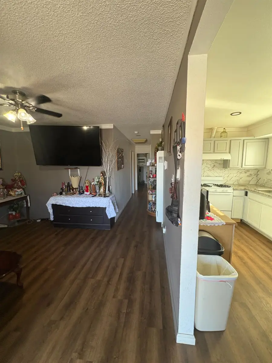 271 W Almy Avenue, Fresno, CA 93706 - #3