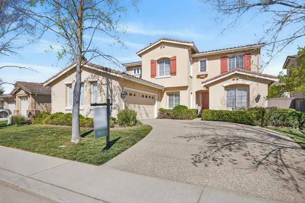 9953 W Taron Drive, Elk Grove, CA 95757
