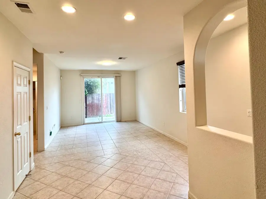 2473 Huckleberry Circle, West Sacramento, CA 95691 - #2