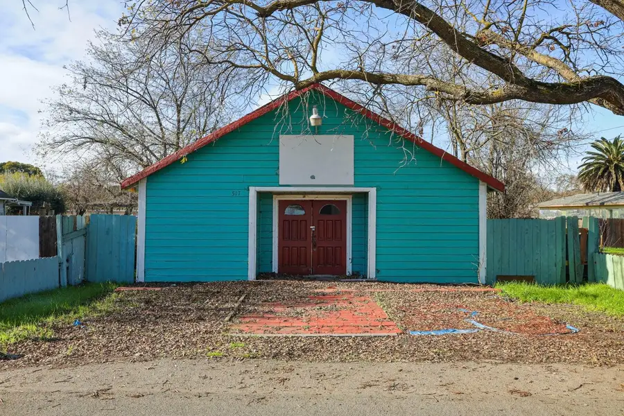 517 N Windsor Avenue, Stockton, CA 95205 - #2