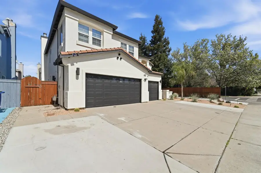 3417 Hillglen Avenue, Modesto, CA 95355 - #2