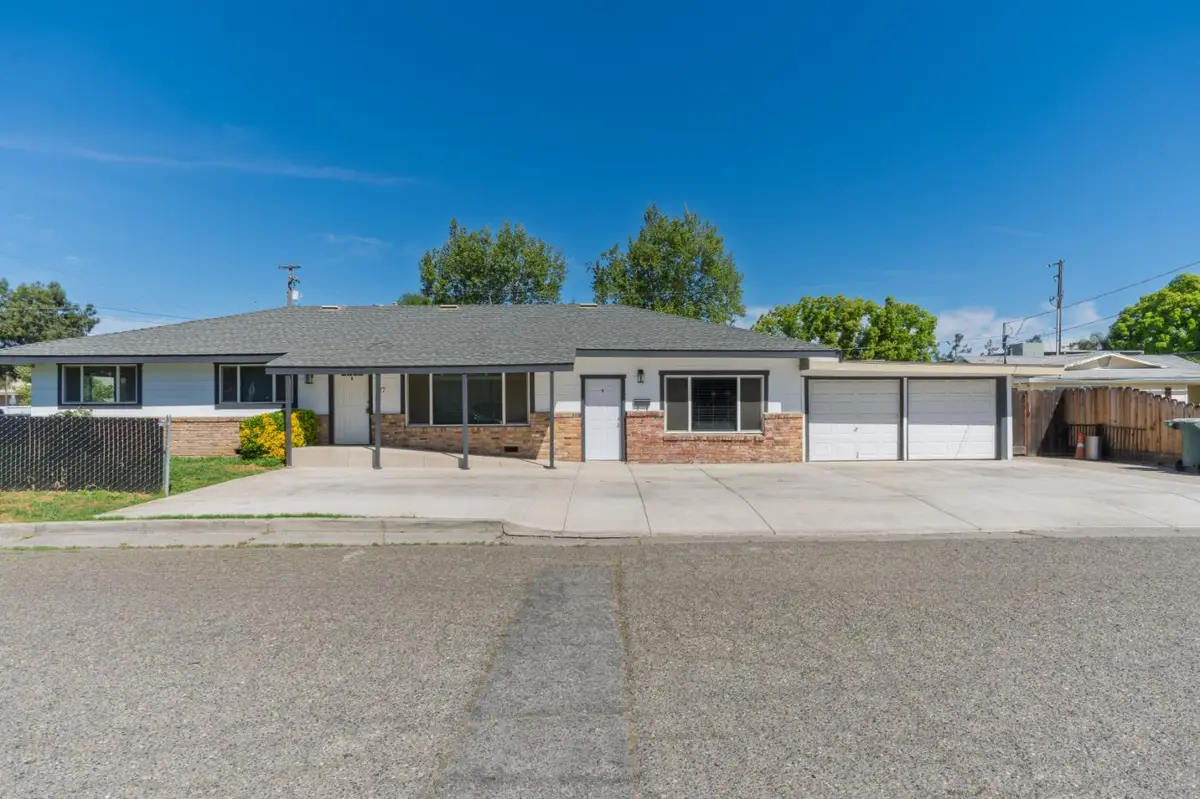 27 Emerald Drive, Merced, CA 95340 - #1