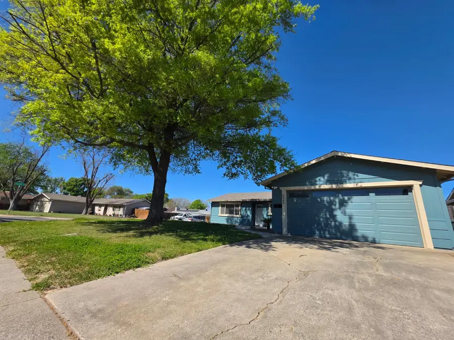 6949 Franela Way, Citrus Heights, CA 95621 - #2