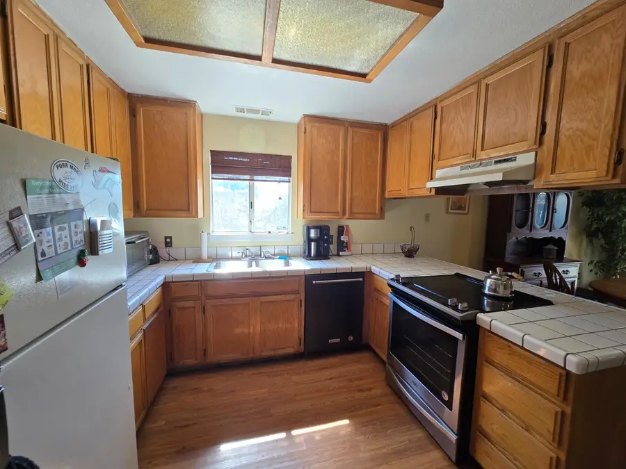 401 Montrose Court, Modesto, CA 95355 - #3