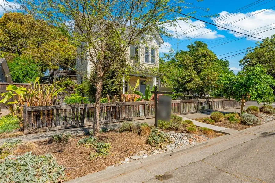 1121 4th Street, Davis, CA 95616 - #3