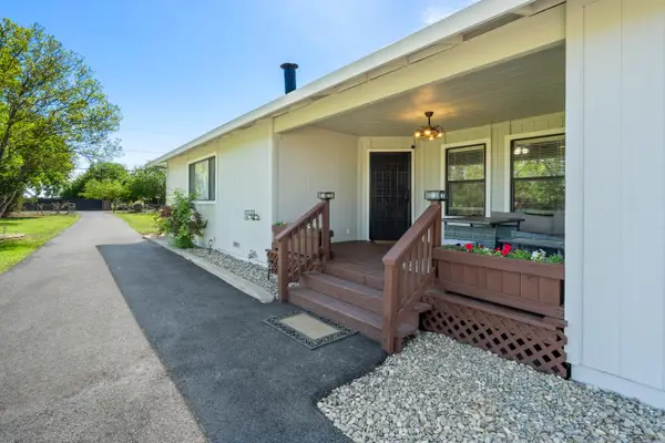 3525 E Forest Lake Road, Acampo, CA 95220