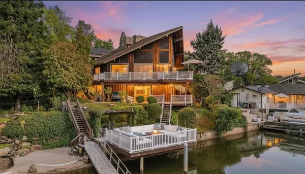 450 Lakeview Rd, Copperopolis, CA 95228