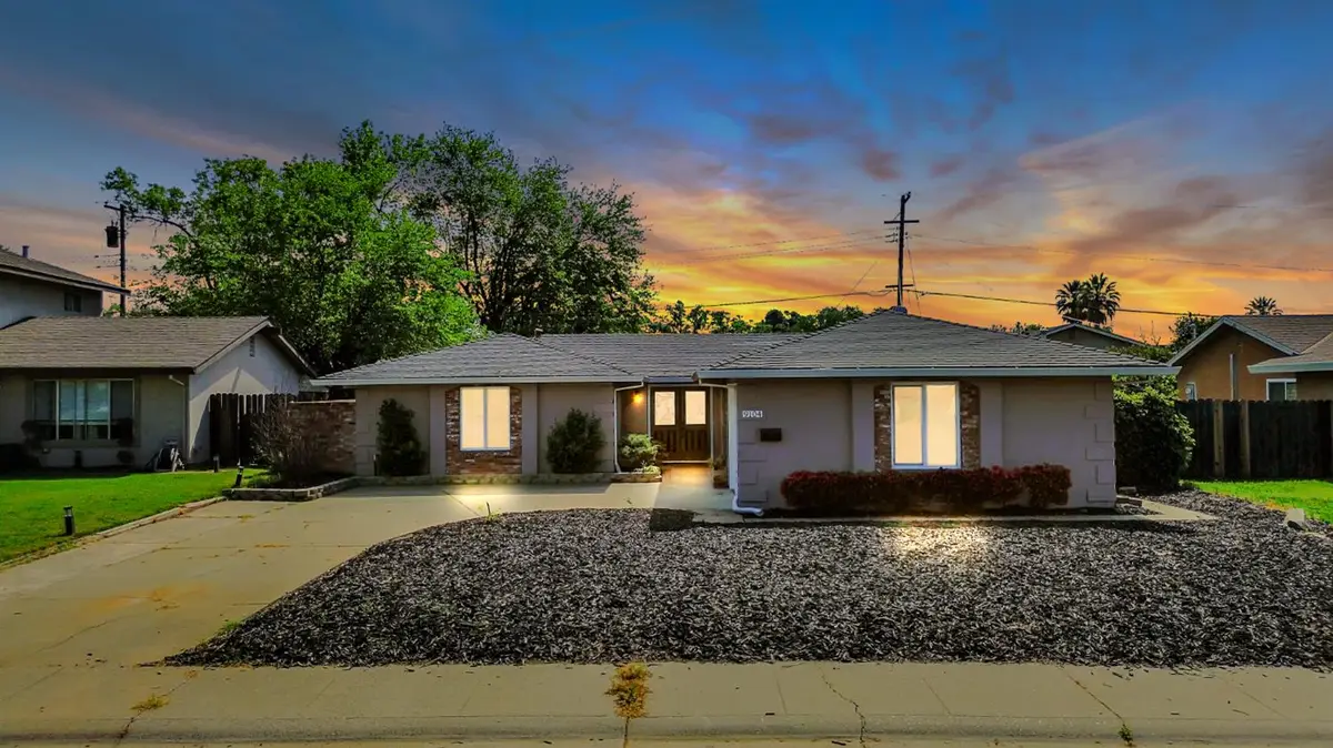 9104 Feather River Way, Sacramento, CA 95826 - #1