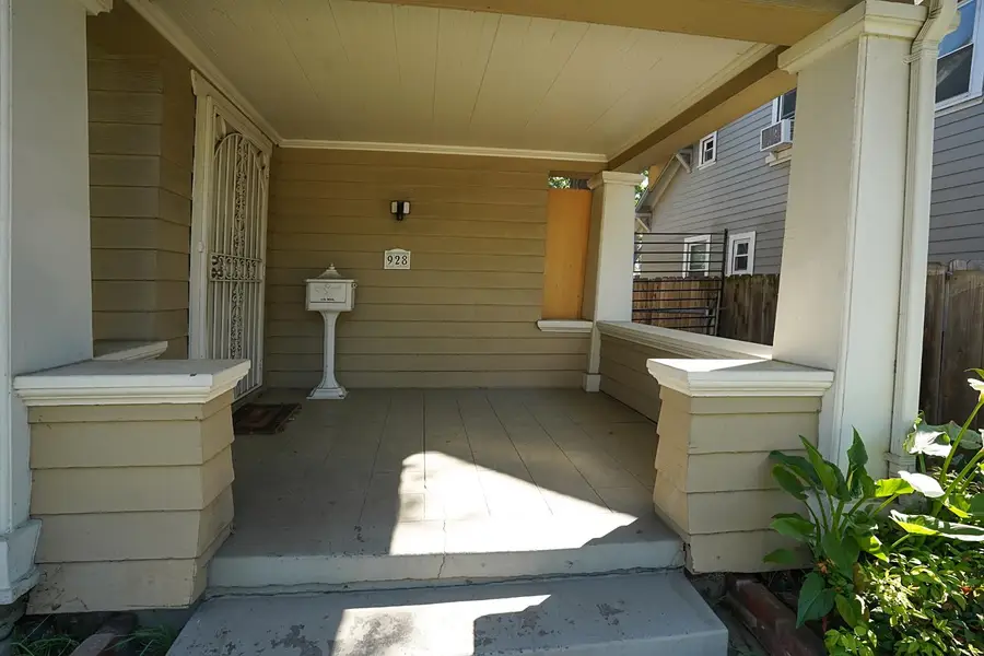 928 N Stockton Street, Stockton, CA 95203 - #3