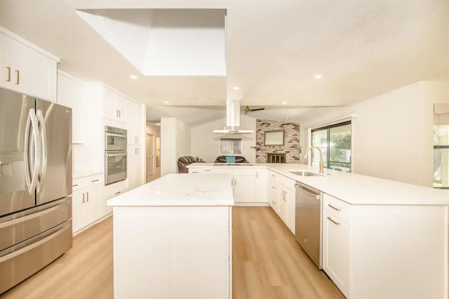 725 Fairview Drive, Woodland, CA 95695 - #3