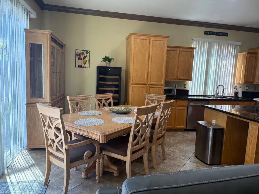 208 Murano Street, Los Banos, CA 93635 - #3