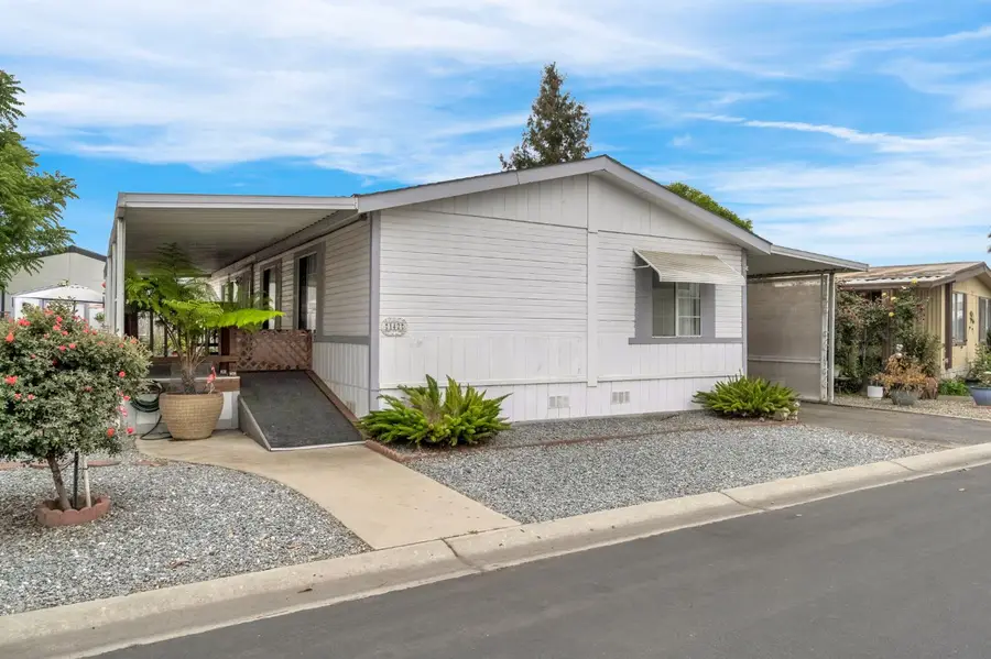 1218 E Cleveland Avenue #142, Madera, CA 93638 - #2