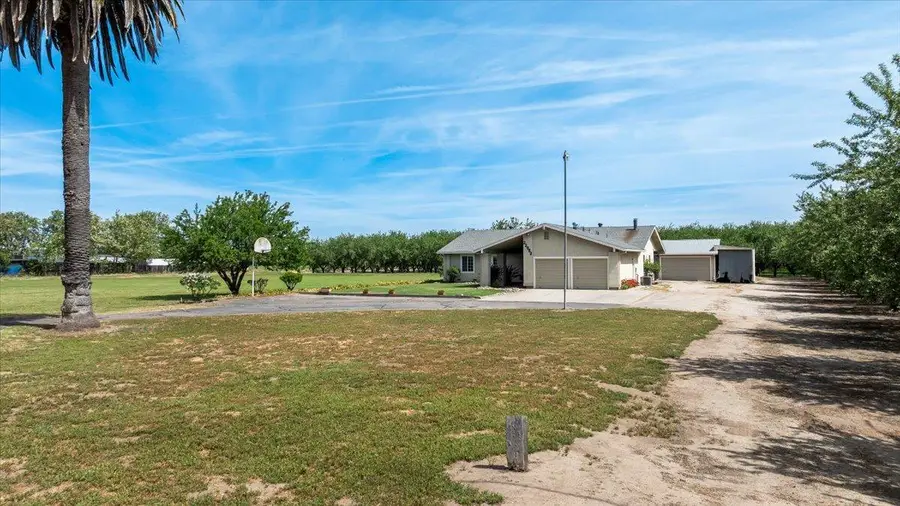 22082 Oleander Avenue, Manteca, CA 95337 - #2