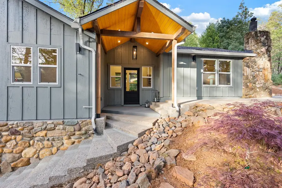 11000 Bubbling Wells Road, Grass Valley, CA 95945 - #2