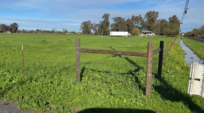 25679 N Cherokee Lane, Galt, CA 95632 - #2