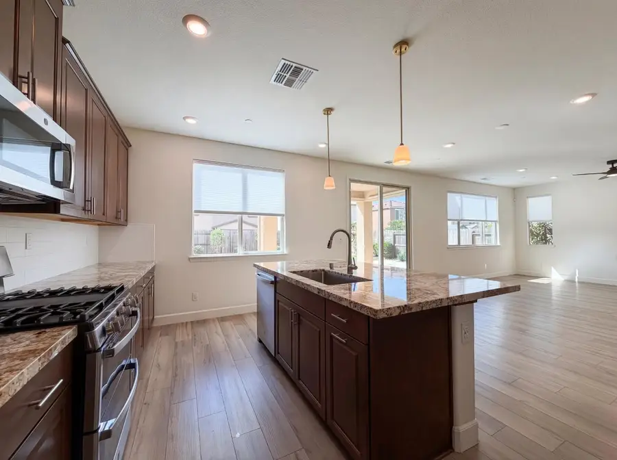 8778 Encore Way, Elk Grove, CA 95757 - #2