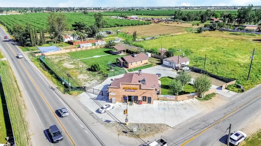 24110 Avenue 14, Madera, CA 93637 - #2