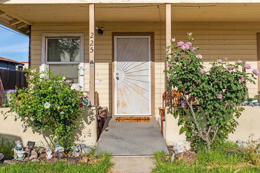 225 Ash Avenue, Oakdale, CA 95361 - #2