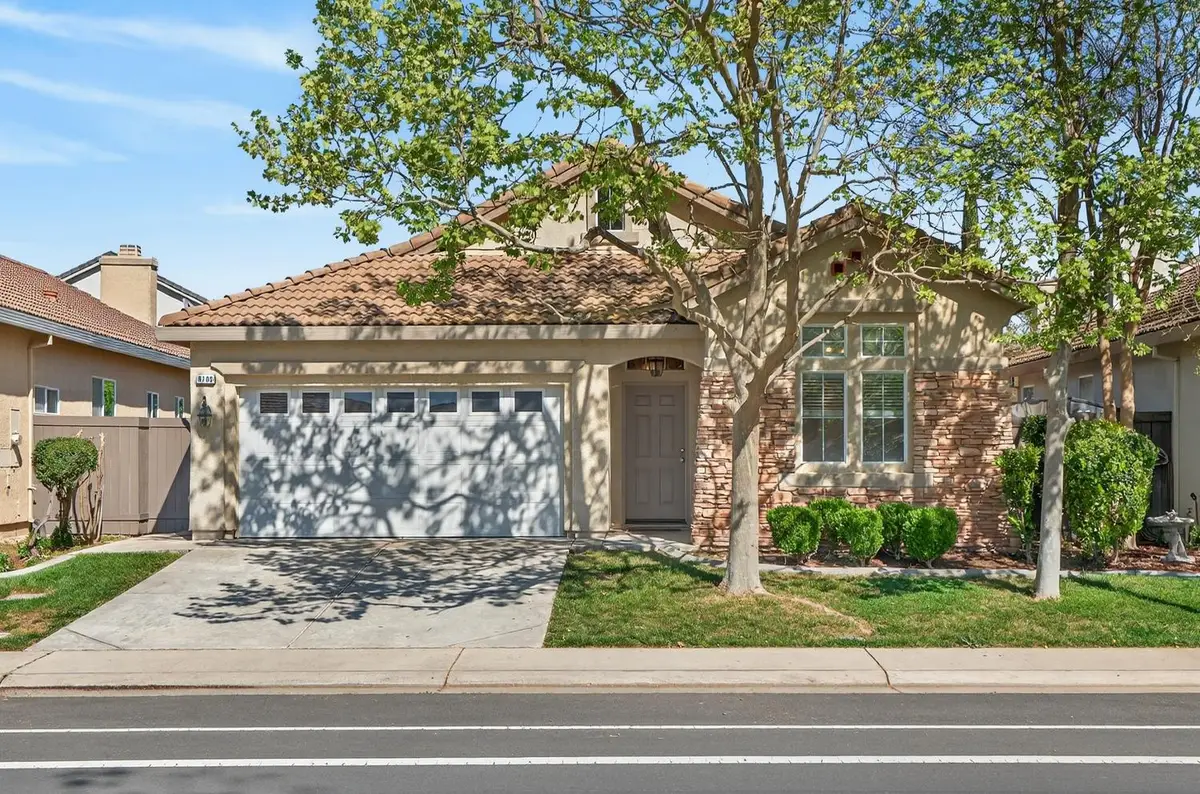 9795 W Taron Dr, Elk Grove, CA 95757 - #1