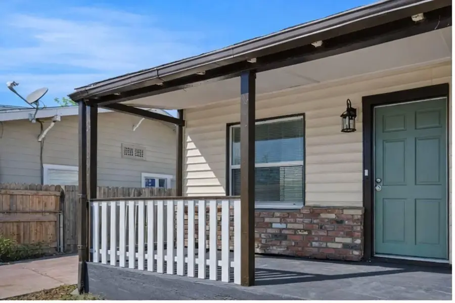 210 E Bush Street, Lemoore, CA 93245 - #3