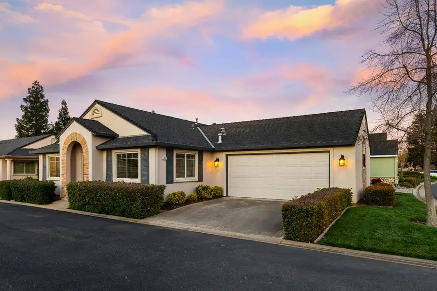 682 Village Drive, Galt, CA 95632 - #3