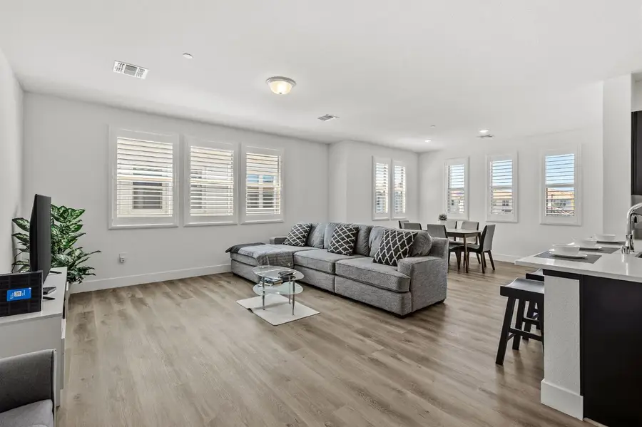 5301 E Commerce Way #2101, Sacramento, CA 95835 - #2