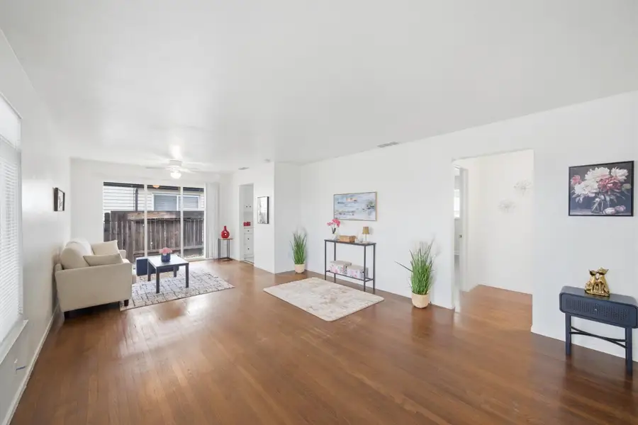 6206 Coyle Avenue, Carmichael, CA 95608 - #2