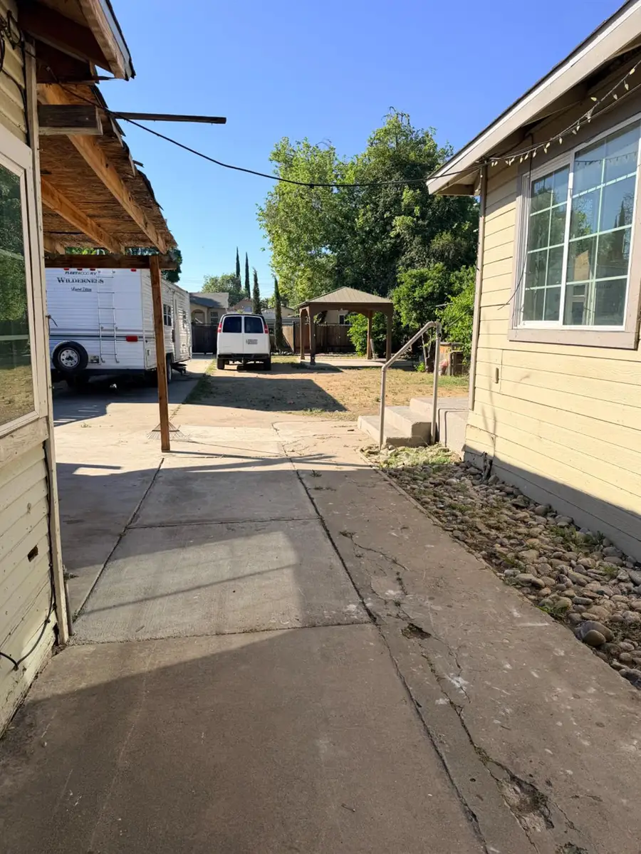 322 Pine Street, Modesto, CA 95351 - #2