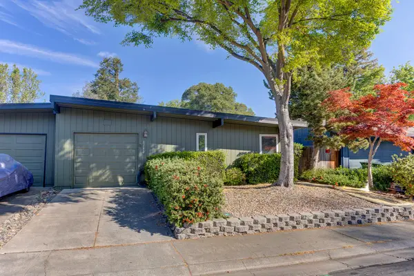 8745 Ski Court, Elk Grove, CA 95624